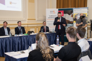 Finančníci – Myslíme v souvislotech - image 3