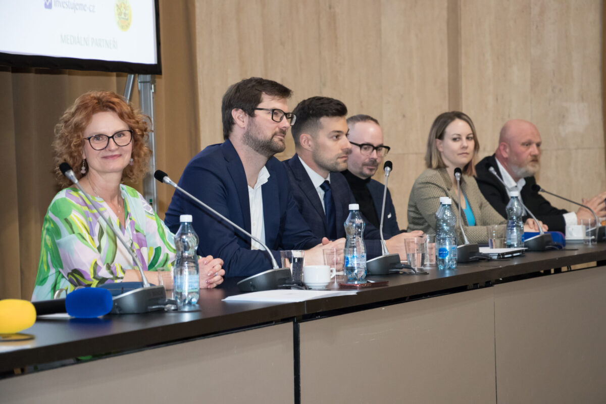 Finančníci – Myslíme v souvislotech - IMG 3471 scaled 1